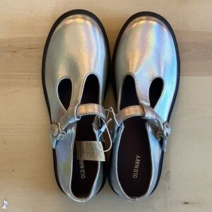 Old Navy chunky Mary Jane Silver Kids Dress Shoe NEW size 5 girls shiny